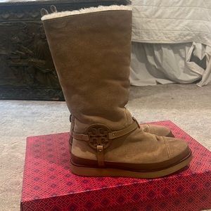 Shearling suede boot